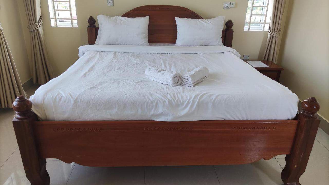 Monica Guesthouse 贡布 外观 照片